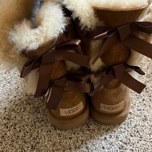 Like new UGG Bailey bow boots